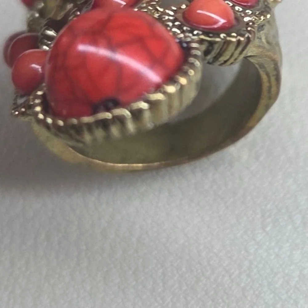 Boho Red Faux Coral Stone Statement Ring Gold Tone Textured Shield Size 7